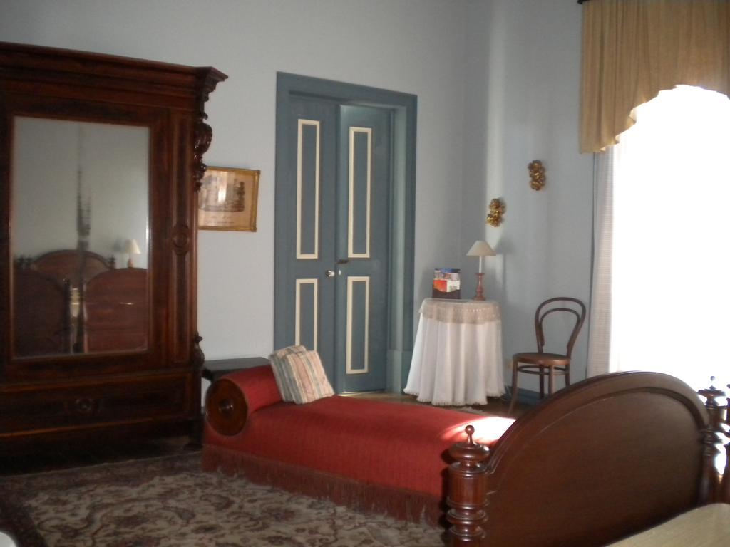 Bed and Breakfast Casa Dos Vargos Torres Novas Exteriér fotografie