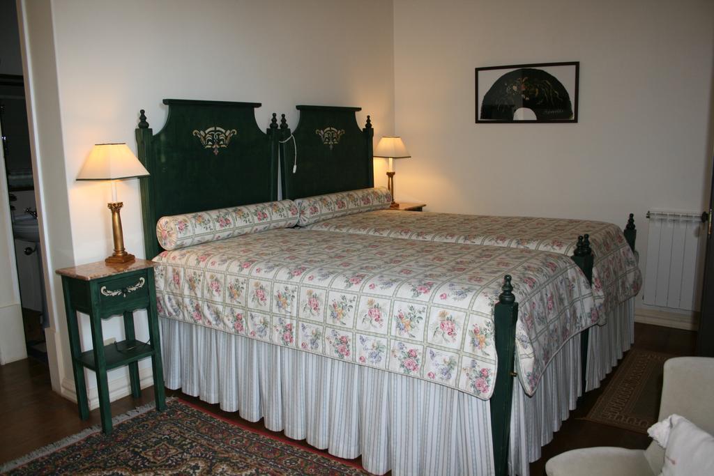 Bed and Breakfast Casa Dos Vargos Torres Novas Exteriér fotografie